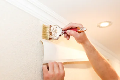 Pose de papier peint à Yquelon — revêtements muraux et toiles de verre